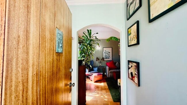 Building Photo - Whimsical 2BR/1BA, Outer Parkside Gem and Dog Friendly! FURNISHED Flexible Lease Term