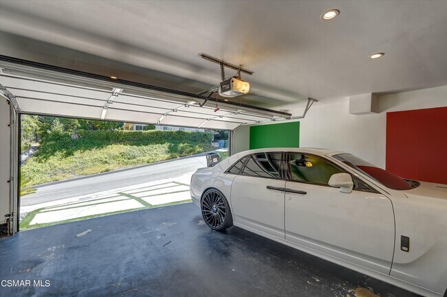 Building Photo - 4833 Dunman Ave