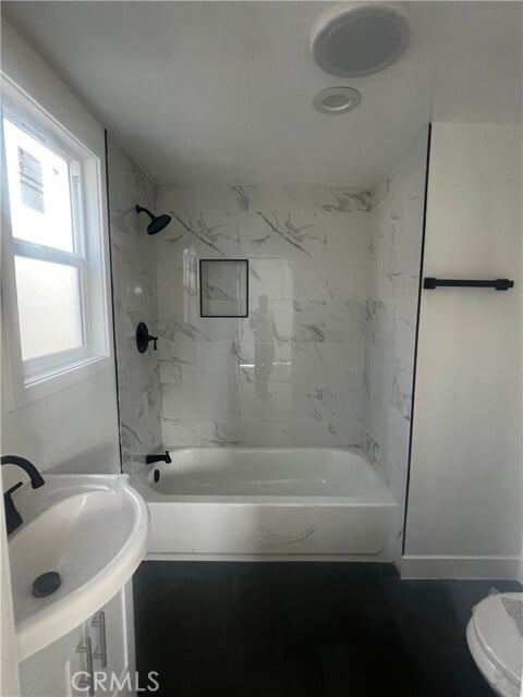 Building Photo - 1125 W 43rd St