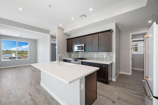 Building Photo - 1326 Rockwood Dr