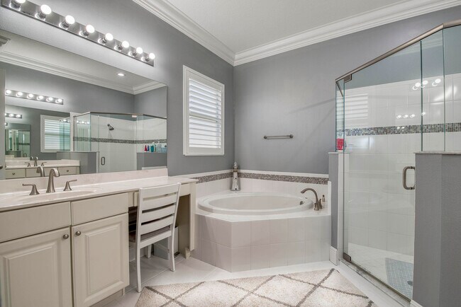 Building Photo - 12476 Aviles Cir