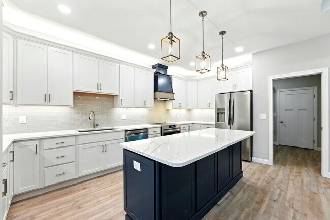 Building Photo - 80 Lane 520 Lake James
