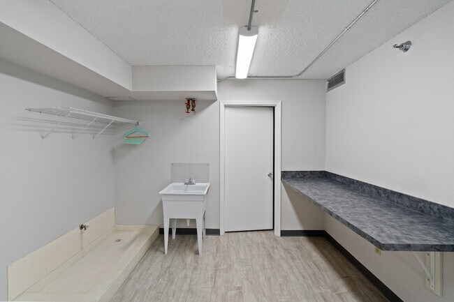 Building Photo - 5380 N Ocean Dr