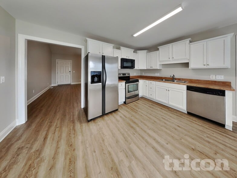 Building Photo - 224 Melanie Ln