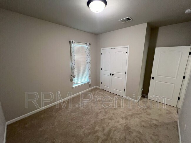 Building Photo - 11146 Coral Delight Ave
