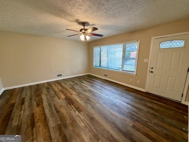 Building Photo - 3006 Remington St