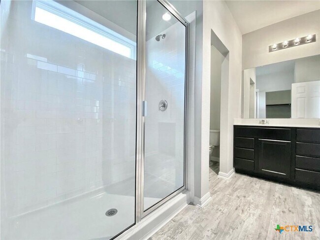 Building Photo - 2036 Port Ellen Dr