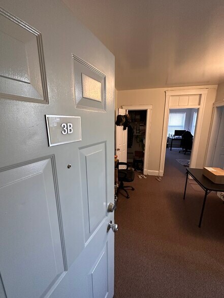 Building Photo - 845 Beacon St