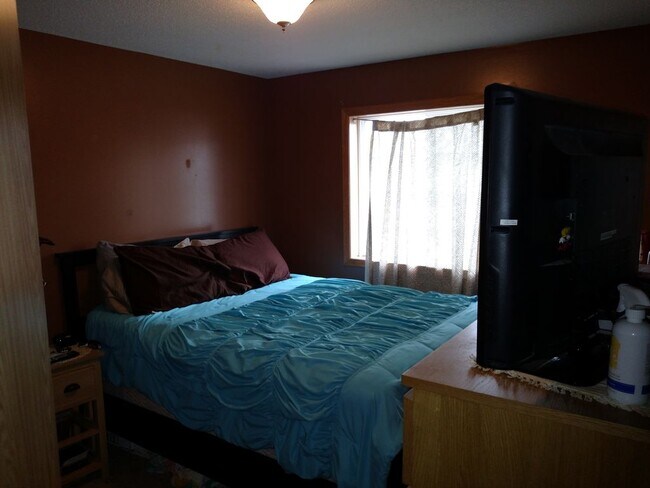Building Photo - 1708 Pebble Ter