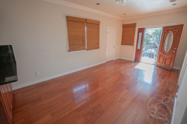 Building Photo - COMING SOON! Double Primary Bedroom Home in Los Feliz.