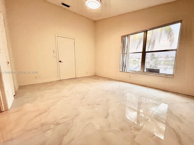 Building Photo - 1841 SW 176th Ave