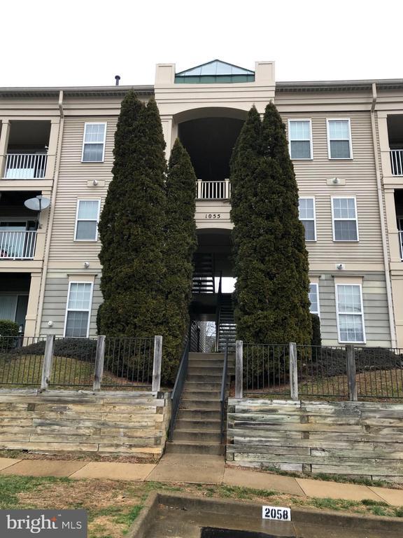 Building Photo - 1055 Gardenview Loop