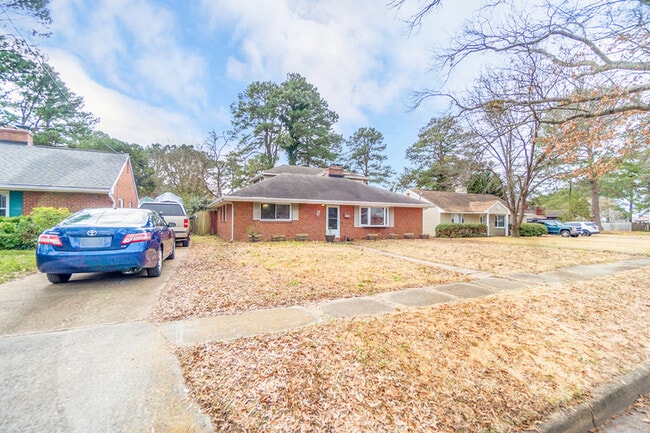 Building Photo - 209 W Bayview Blvd