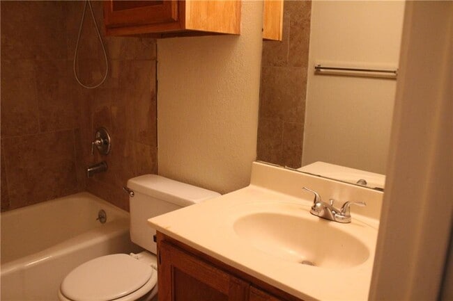 Building Photo - 9406 Kempler Dr