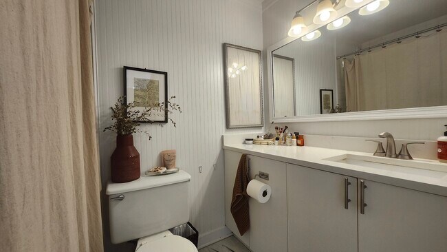 Building Photo - 405 N Wabash Ave