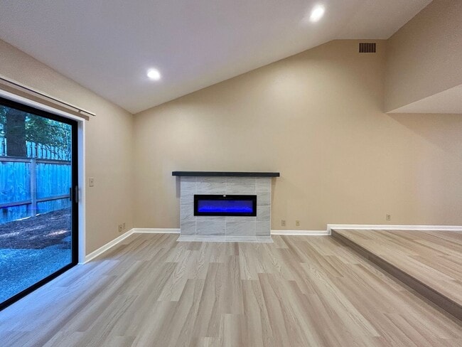 Building Photo - Serene 2 Bed, 2 Bath Updated Hidden Gem!