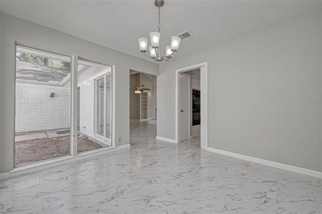 Building Photo - 26414 Maplewood Dr