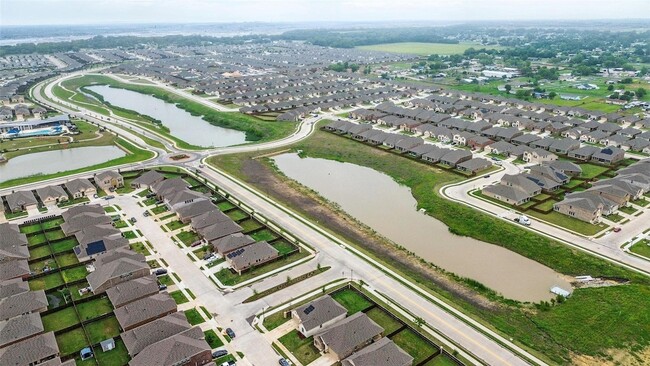 Building Photo - 132 Wyndemere Ln