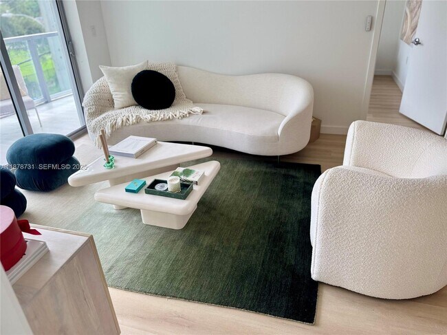 Building Photo - 13800 Highland Dr