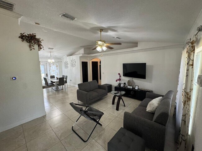 Building Photo - COMING SOON 3-2 Stunning House