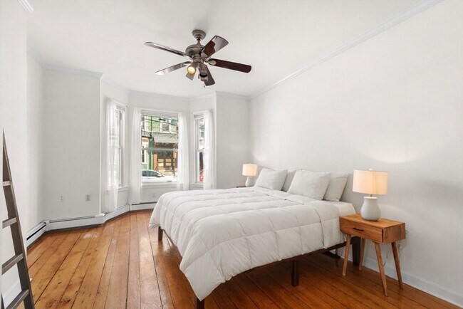 Building Photo - 245 W Fifth St