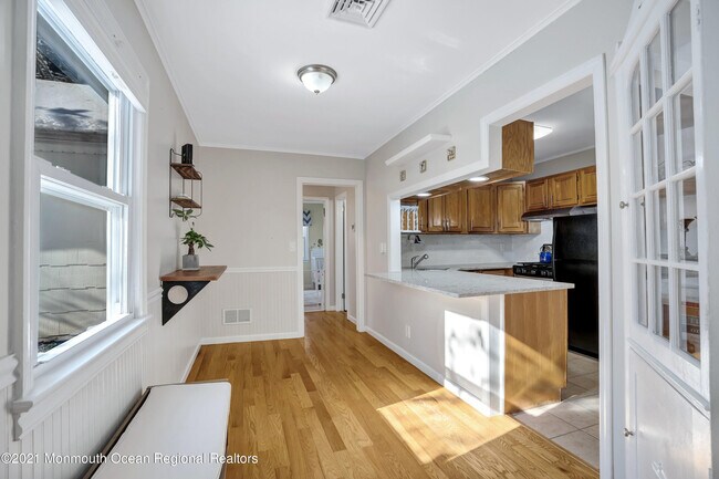 Building Photo - 180 Cliftwood Rd