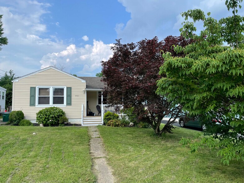 Primary Photo - 4921 Demaio Dr