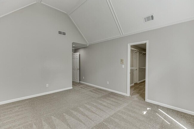 Building Photo - 9345 Riverclub Pkwy