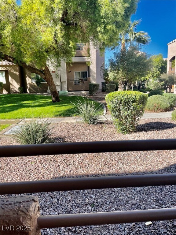 Building Photo - 6881 Tamarus St