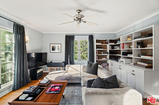 Building Photo - 1632 N Orange Grove Ave