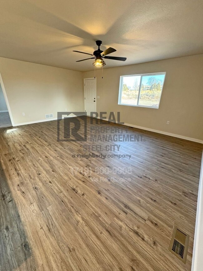 Building Photo - 223 W Harmony Dr