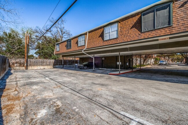 Building Photo - 1045 Shook Ave