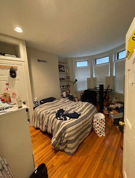 Building Photo - 58 Westland Ave