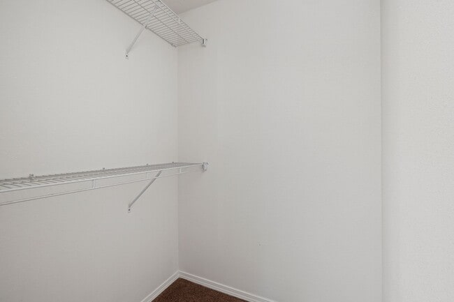 Building Photo - 3 Bedroom Duplex Rental in Springfield!