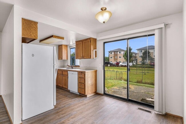 Building Photo - 1806 N 40th Pl