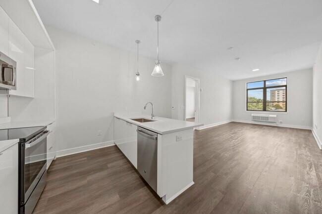Primary Photo - 121 34th St