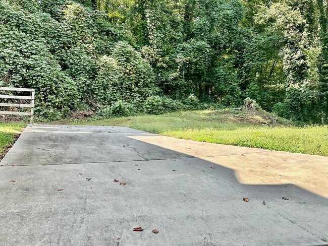 Building Photo - Atlanta Rental- Now Accepting Vouchers