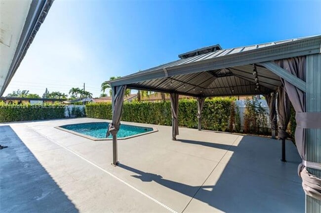 Building Photo - 15042 SW 149th Ct