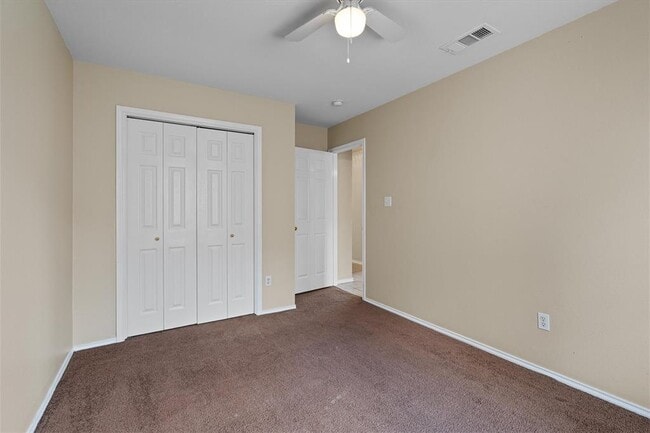 Building Photo - 1404 River Oak Dr