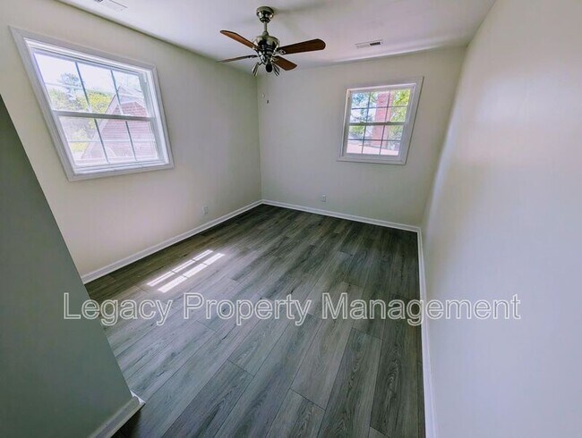 Building Photo - 4421 Kernersville Rd