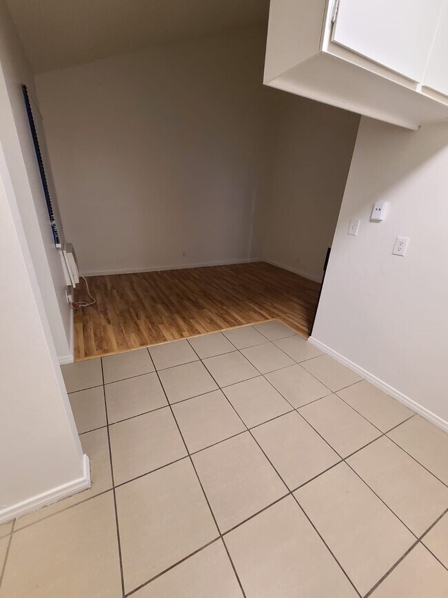 Building Photo - 20954 Bryant St