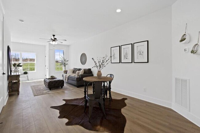 Building Photo - 41 W High St