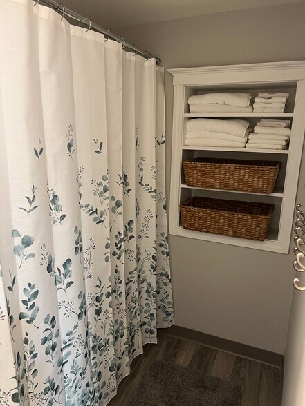 Building Photo - 14 1st St