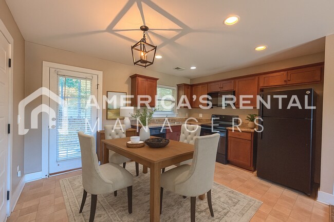 Building Photo - Spacious 3-Bed, 2-Bath Home Near Mercedes-Benz Plant in Vance!