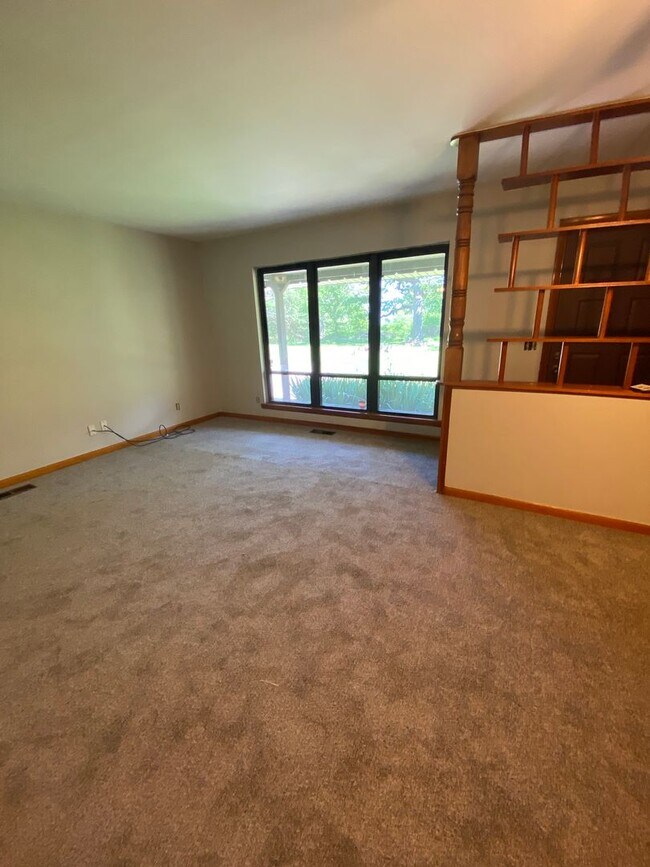 Building Photo - Country Living! Cute 2 bedroom 1 bath home...