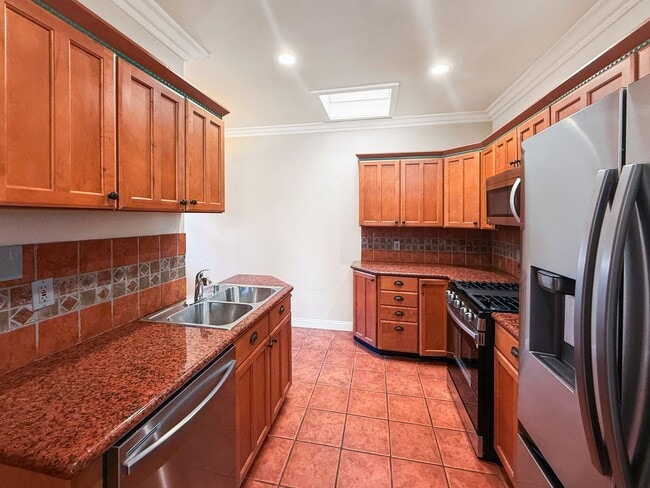 Building Photo - Charming 2BR/1BA in San Diego Available Now!