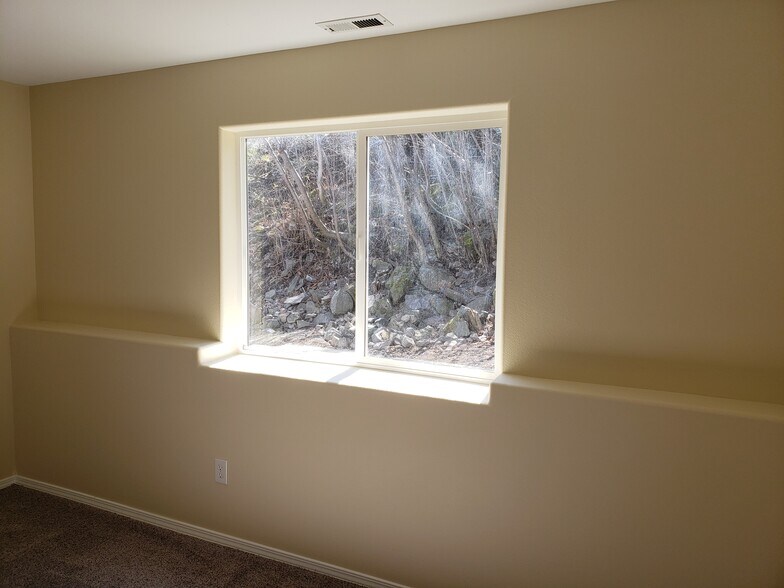 Building Photo - 709 S Scott St