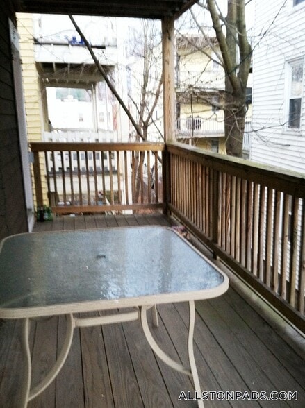 Building Photo - 58 Mansfield St