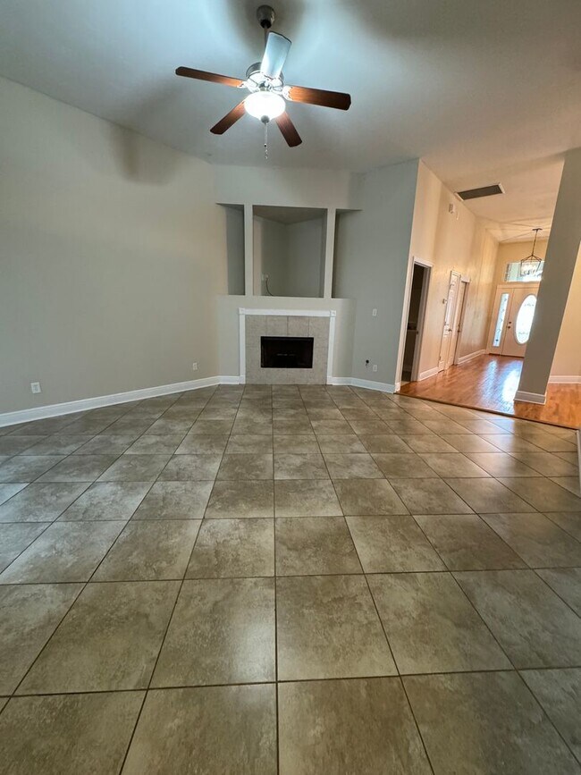 Building Photo - NE Tallahassee Home in Top School District