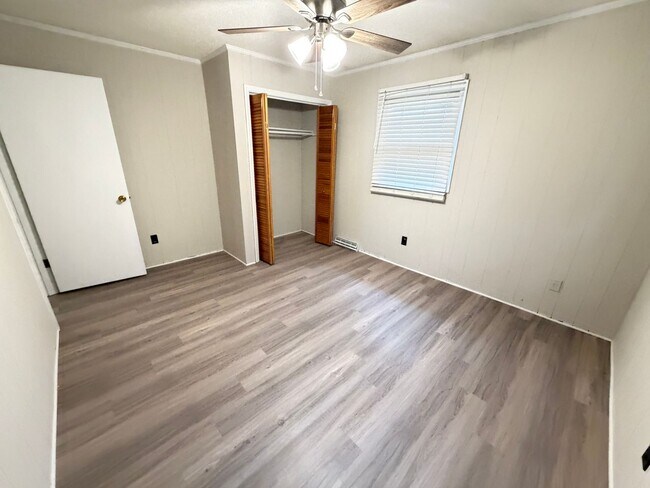 Building Photo - 823 Bostian Rd